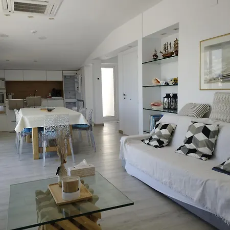 Atico Rhodes Playa Apartment *