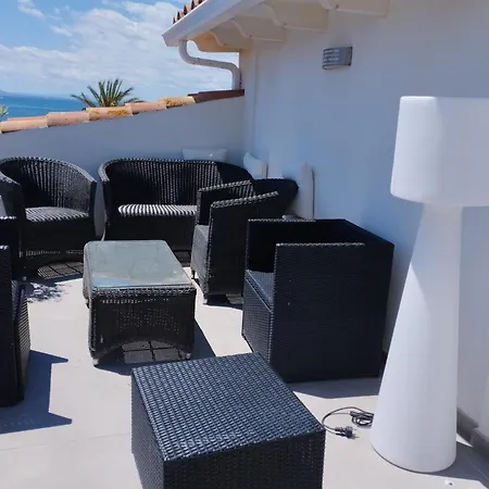 Atico Rhodes Playa ロザス